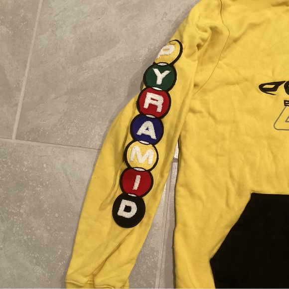 BLACK PYRAMID HOODIE - Picture 4 of 8